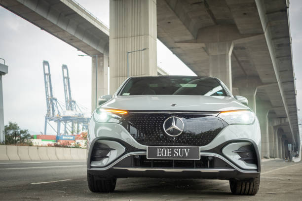 Mercedes-Benz EQE SUV